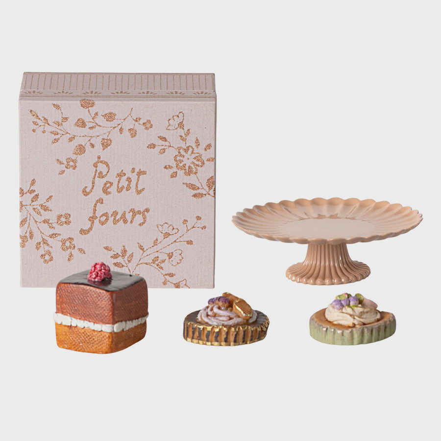 Cakes and Cake